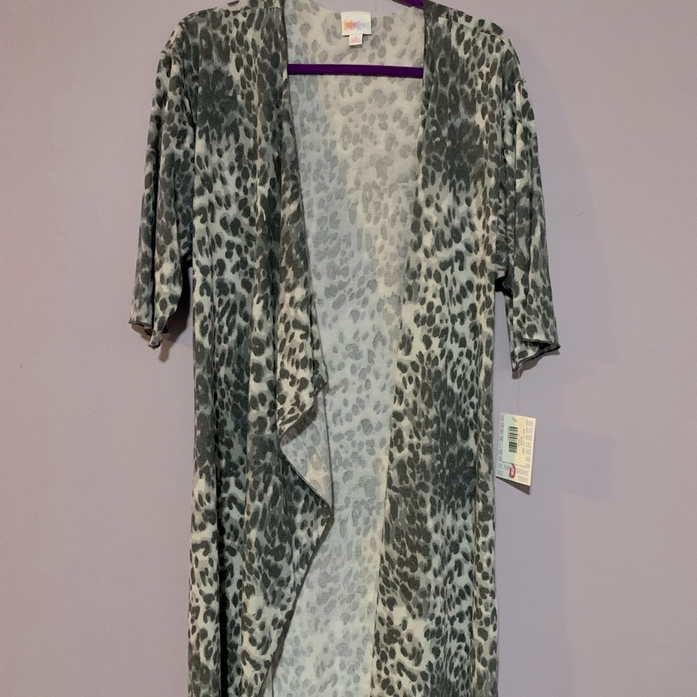 Lularoe leopard print Shirley Kimono NWT size small